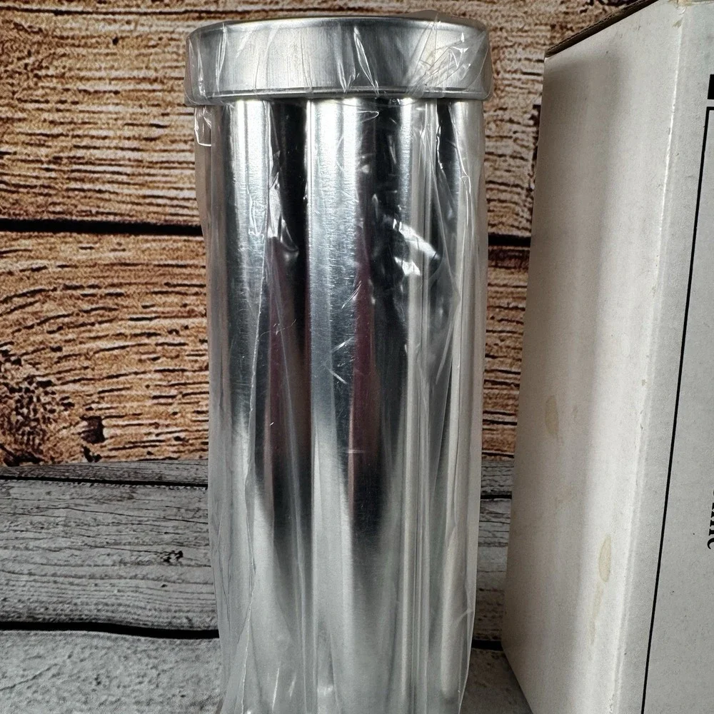 New in Box THE PAMPERED CHEF FLOWER BREAD TUBE Product No. 1550‎